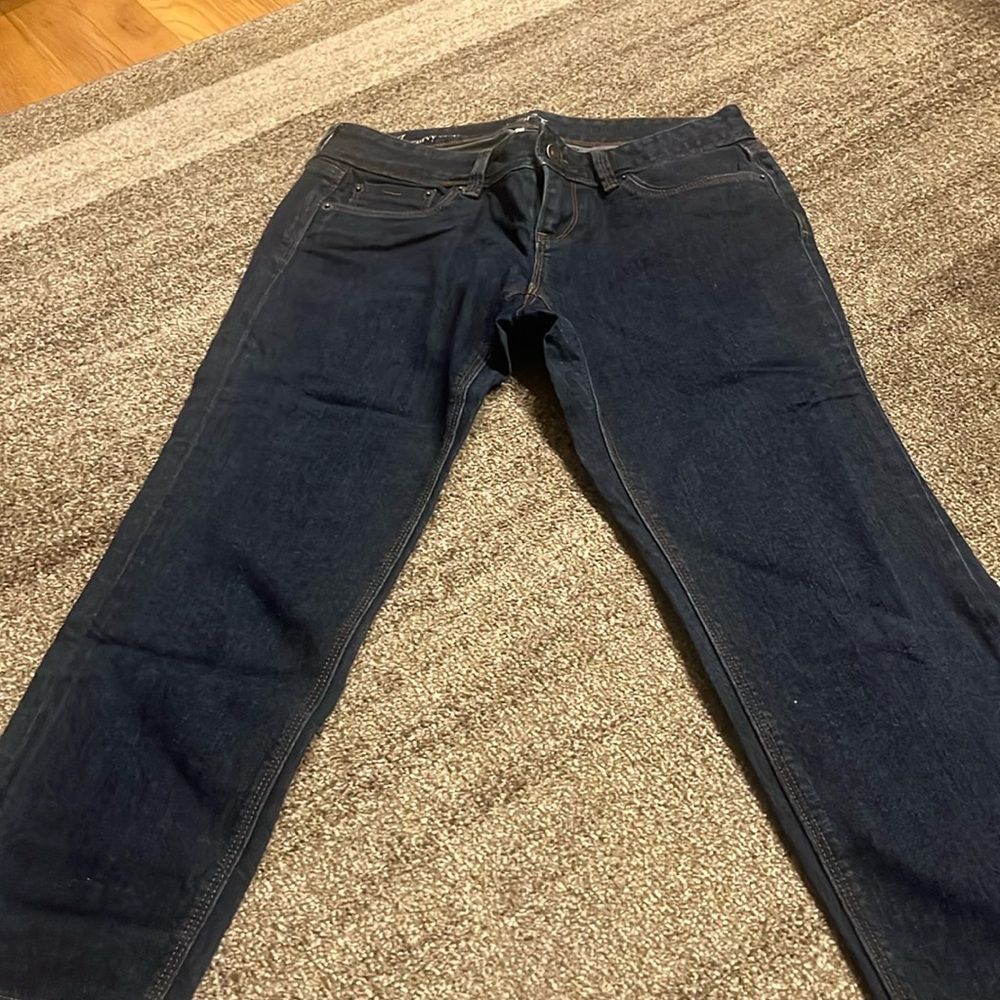 ANN TAYLOR LOFT CURVY CROP DARK WASH JEANS, FIVE POCKET STYLE